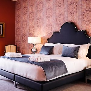 Dear Lisbon - Gallery House